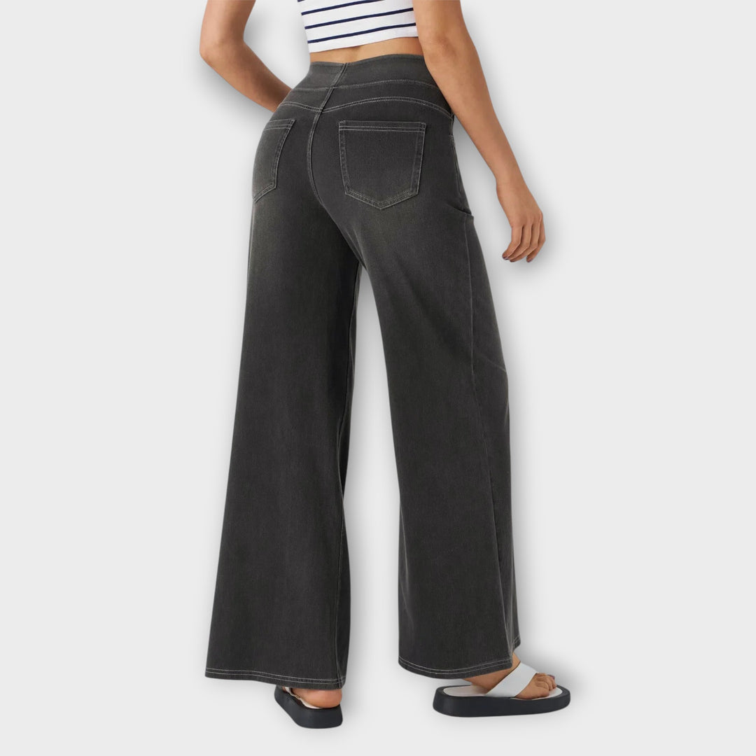 High-Rise Wide-Leg Comfort Jeans