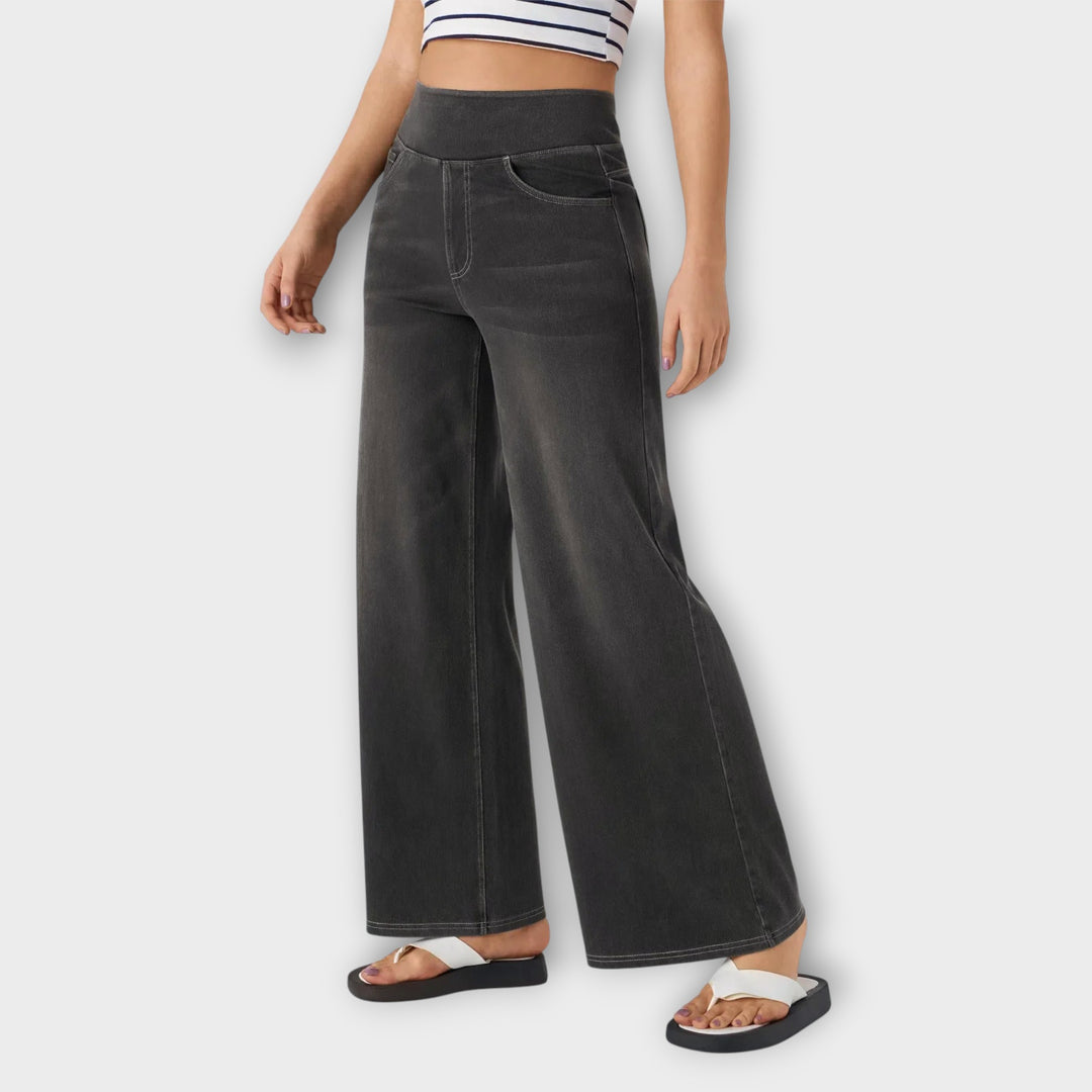 High-Rise Wide-Leg Comfort Jeans