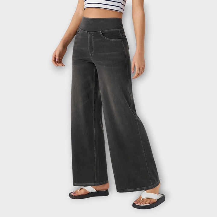 High-Rise Wide-Leg Comfort Jeans