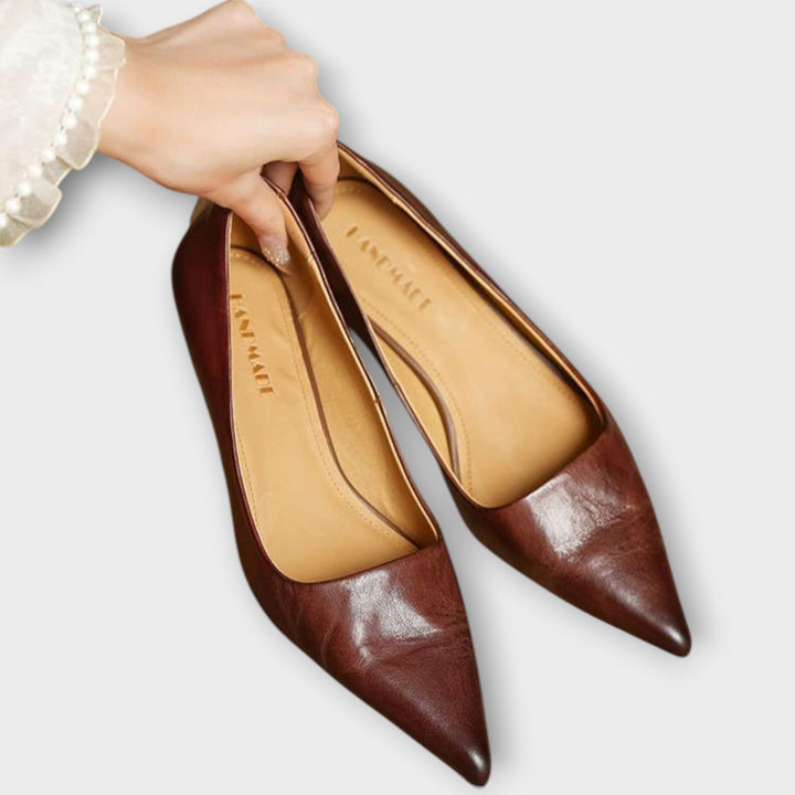 Court Shoes in Genuine Leather