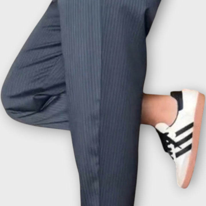 Relaxed Tailored Trousers with Modern Comfort