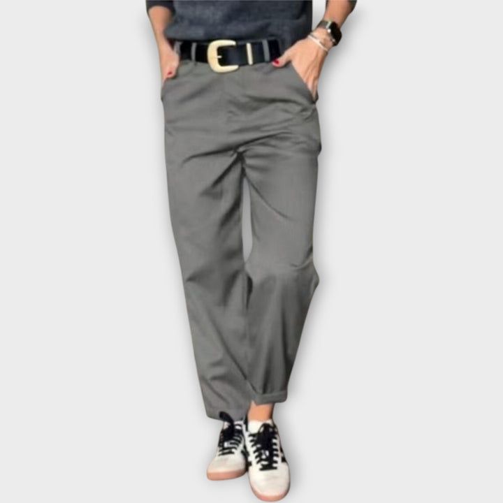 Relaxed Tailored Trousers with Modern Comfort