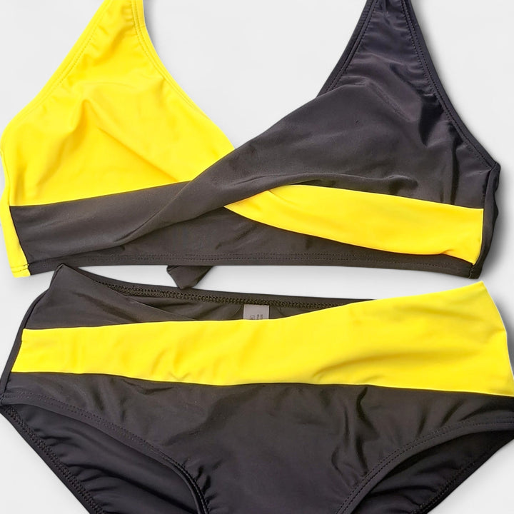 Bikini with Crossed Neckline